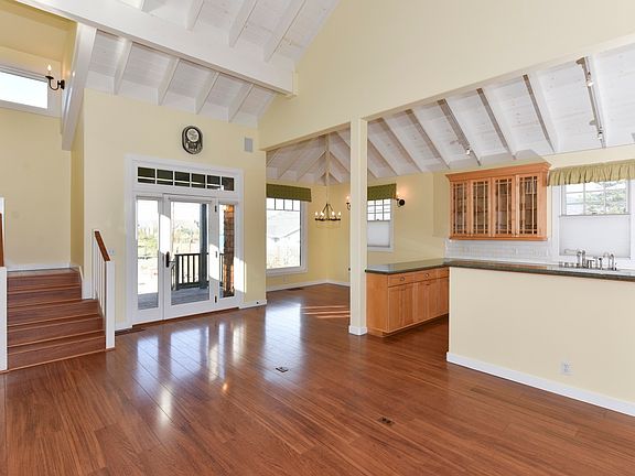 2nd image of 2131 Hoffman Ln