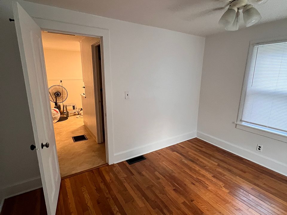 1st image of 304 Marion St