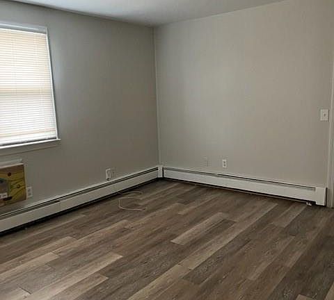 3rd image of 5 Garibaldi St APT 33