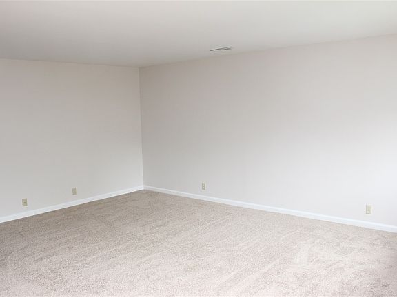 5th image of 1520 Marigold Way APT 612