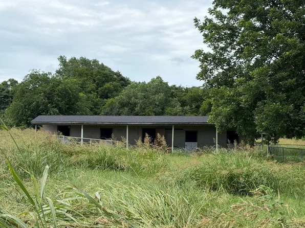 214 W Rogers St, Oilton, OK 74052