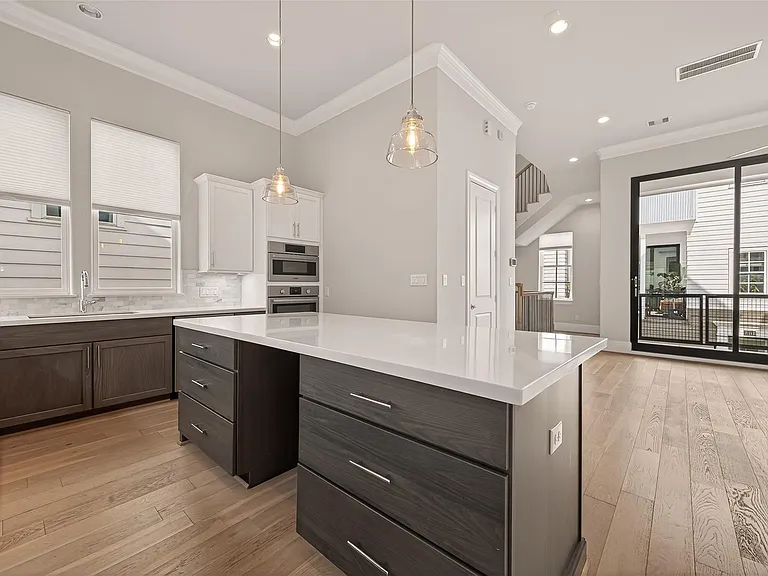 2218 Lou Ellen Ln #C — Photo 7