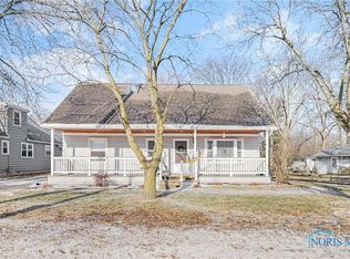 602 Sand Ridge Rd, Bowling Green, OH 43402