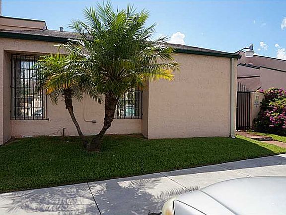3rd image of 9173 Fontainebleau Blvd APT 8
