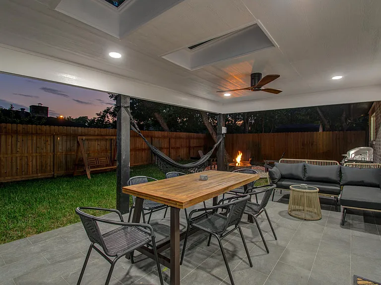 16906 Barcelona Dr — Photo 29