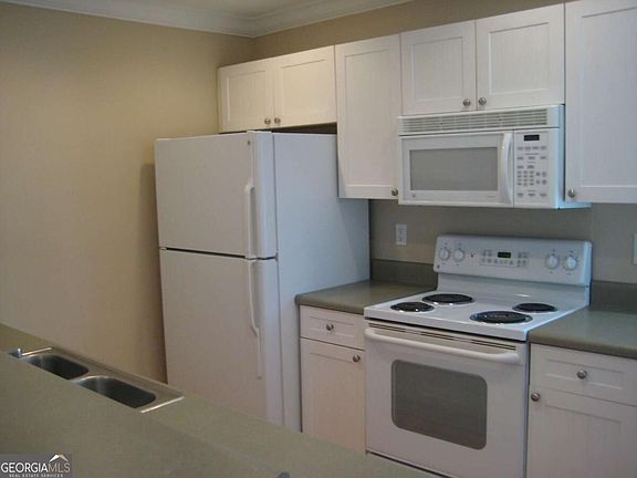 3rd image of 1035 Barnett Shoals Rd APT 458