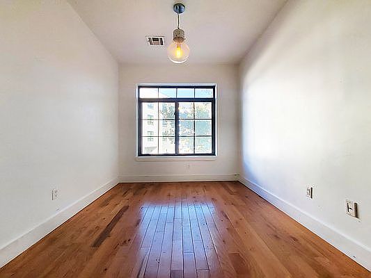 5th image of 218 Boerum St #1G