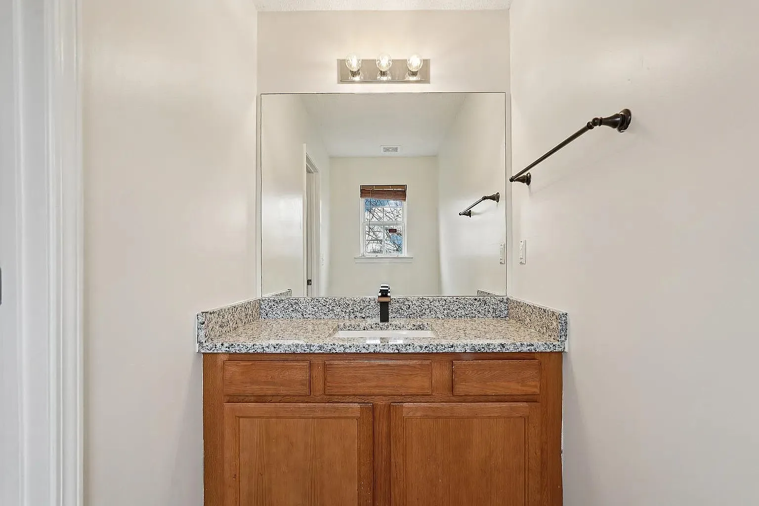 38 Middleton Ct — Photo 4