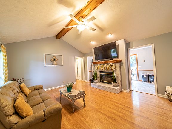 2nd image of 511 Highland Dr