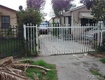 2nd image of 226 E 93rd St