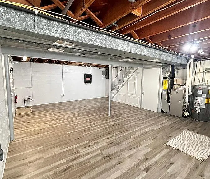 616 Lane Way — Photo 33