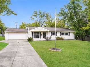 25165 Sandhurst Rd, Bedford, OH 44146