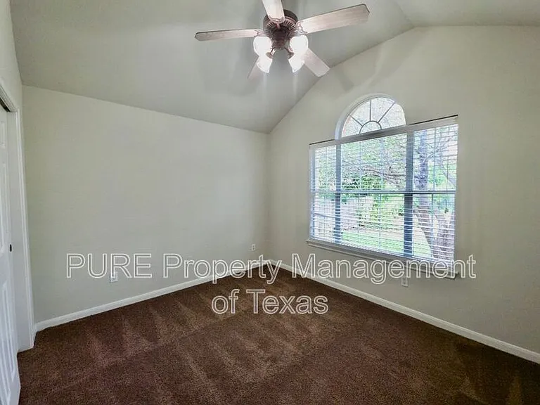 1104 Kensington Castle Trl — Photo 21