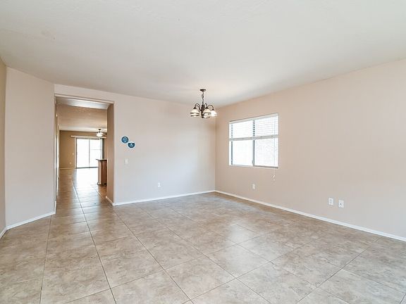 3rd image of 1454 E Maddison Cir