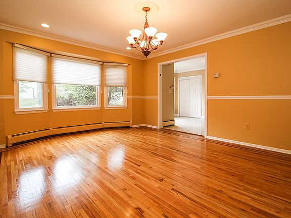4th image of 31 Cunningham Dr