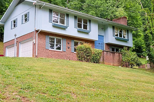 205 Tamassee Dr Photo 1