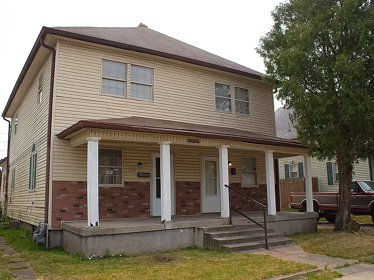 745 N Sheffield Ave photo 1