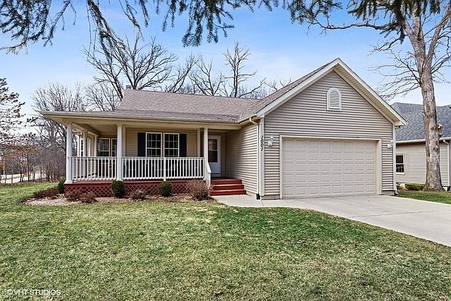 1st image of 1001 Rosewood Dr