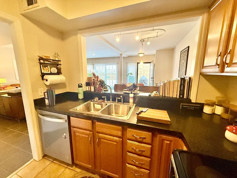 2116 Hobbs Rd #G2 — Photo 8