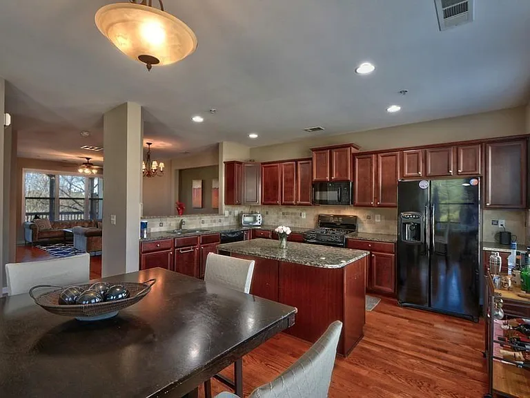 6135 Indian Wood Cir SE — Photo 10