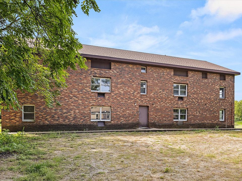 1st image of 170 Round House St