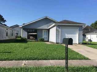 100 Camellia Trce, New Orleans, LA 70114