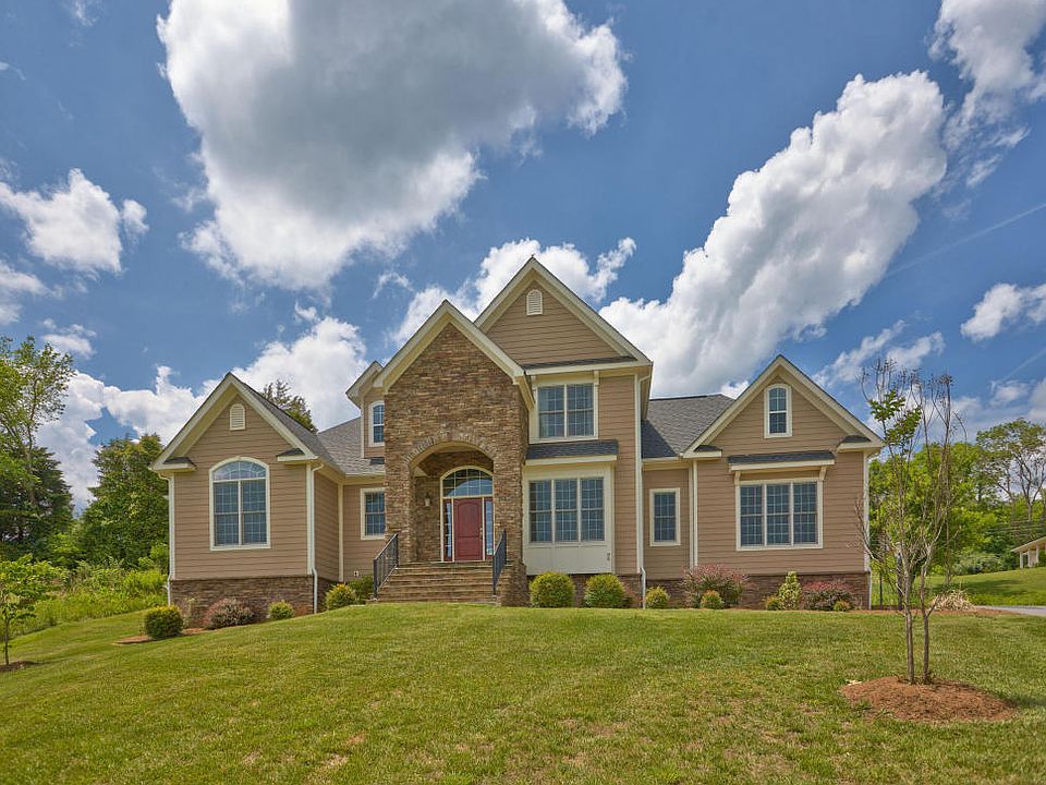 1st image of 80 Saint Andrews Dr