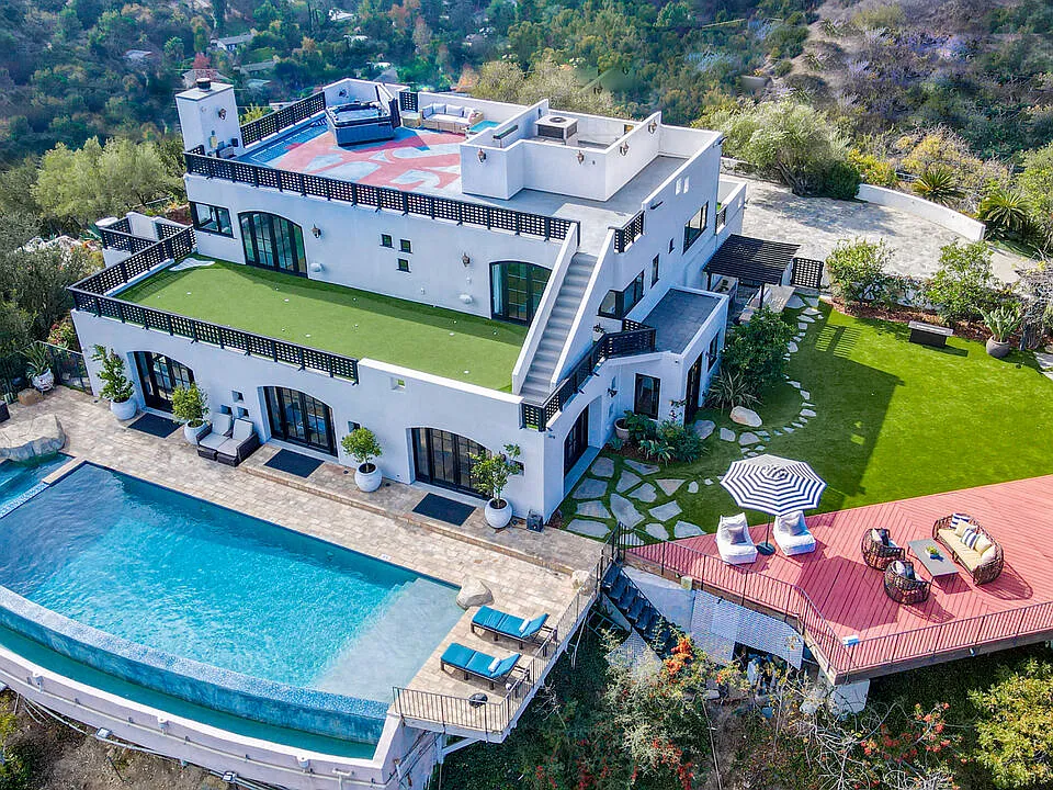 13211 Mulholland Dr