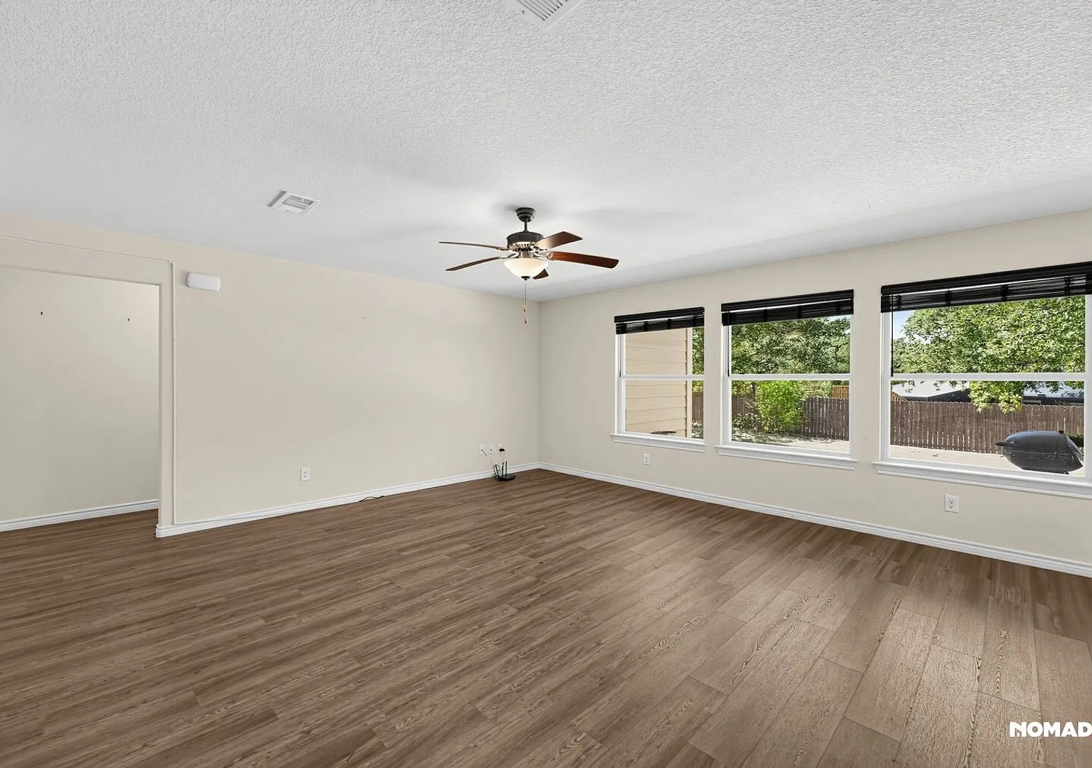 Spacious 4BR House in Runaway Bay — Photo 3