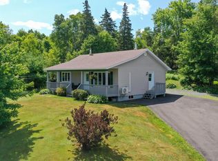 786 Blue Rocks Rd, Lunenburg, NS B0J 2C0