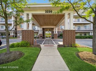 2220 Founders Dr APT P102, Northbrook, IL 60062