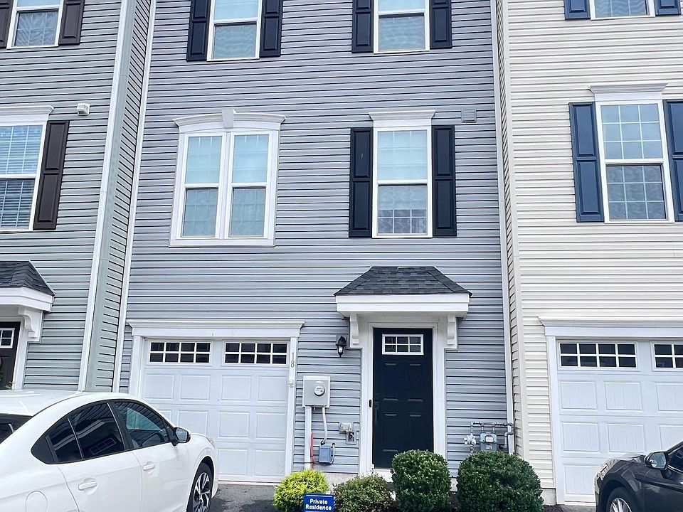 1st image of 18 Hunters Dr