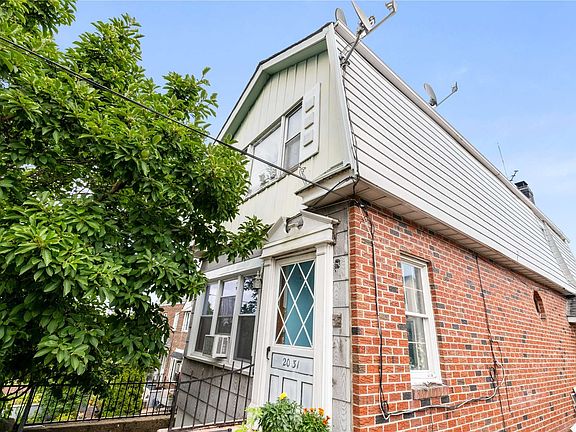 2nd image of 20-31 43rd St