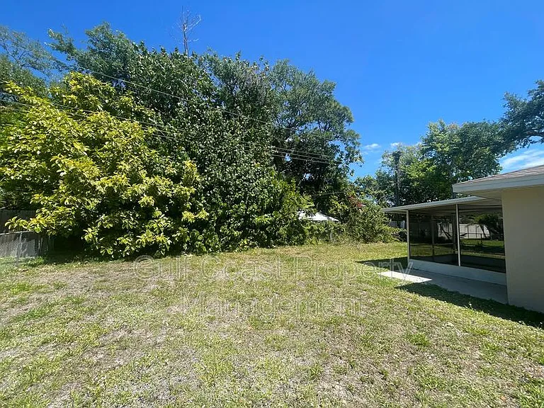220 Avalon Rd — Photo 18