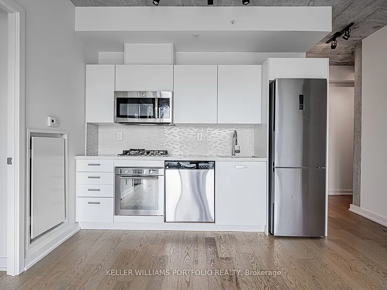 39 Brant St #726 — Photo 6