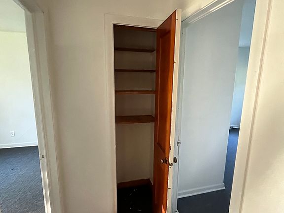 3rd image of 4025 Cleveland St