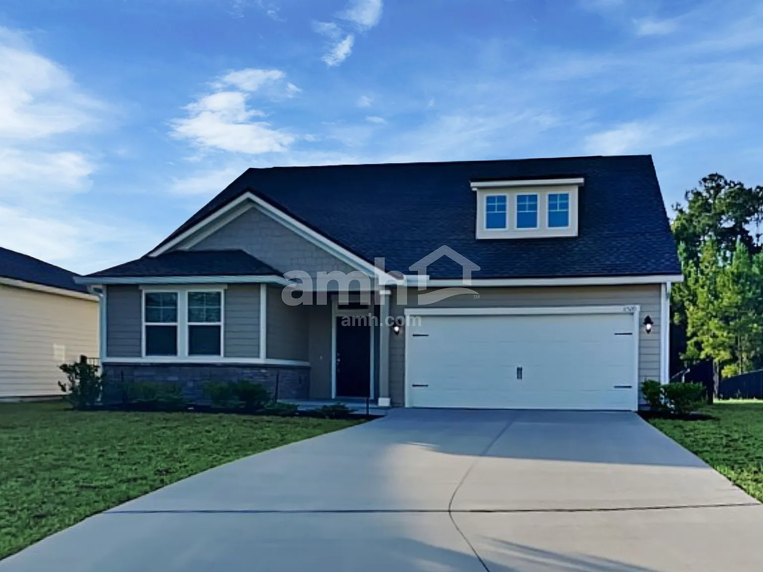5 bed, 3.0 bath, 2215 sqft, $2,525 — Photo 1