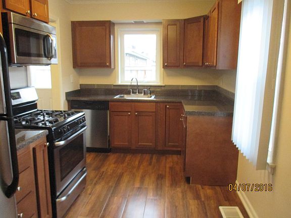 3rd image of 21 E Plymouth St