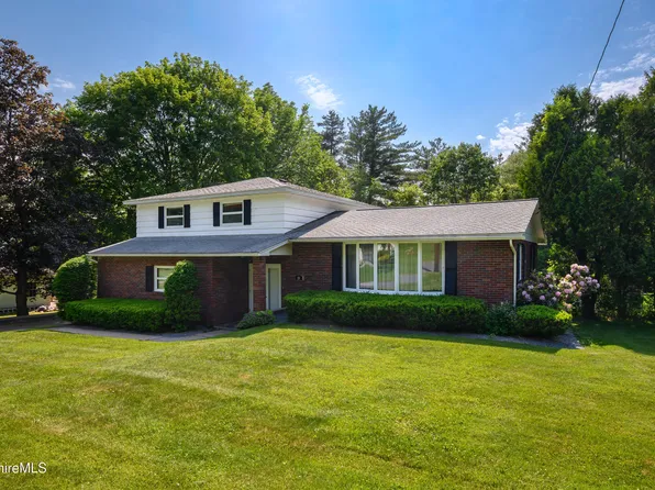 31 Autumn Dr, North Adams, MA 01247