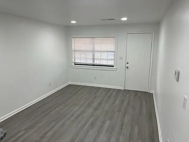 1 bed, 728 sqft, $1,000 — Photo 3