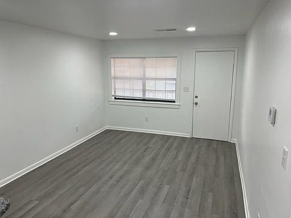 3rd image of 781 W Breeze Cv
