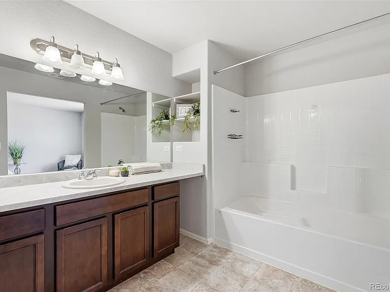 7375 Forest Meadows Ave — Photo 27