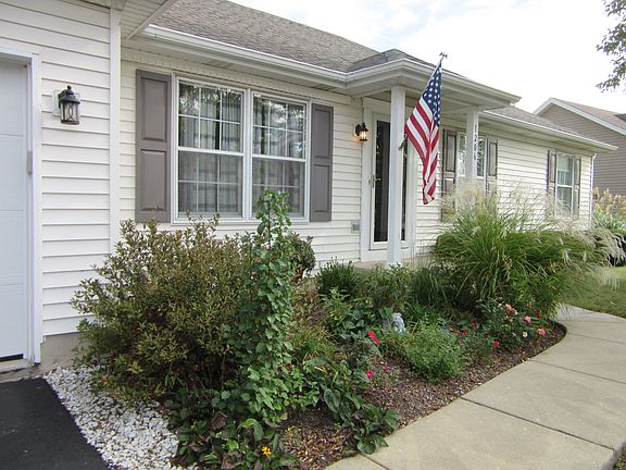 2nd image of 1206 Country Dr