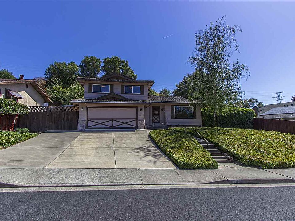 1st image of 38 Buckingham Dr