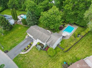 18 Mary Ellen Dr, Edison, NJ 08820