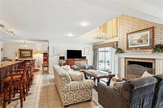 4605 N Turnbull Dr — Photo 4