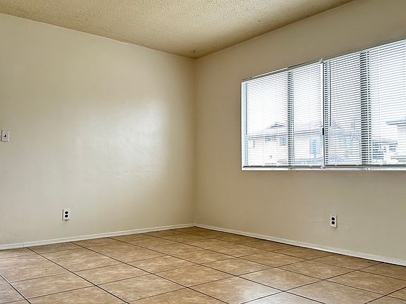 4th image of 5172 Canoga St #72