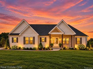1818 Hidden Lake Trl, Ortonville, MI 48462