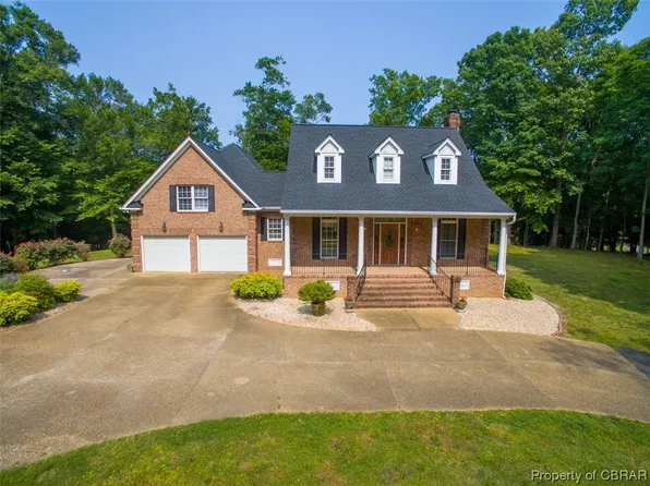 876 Mariners Woods Dr, Hartfield, VA 23071