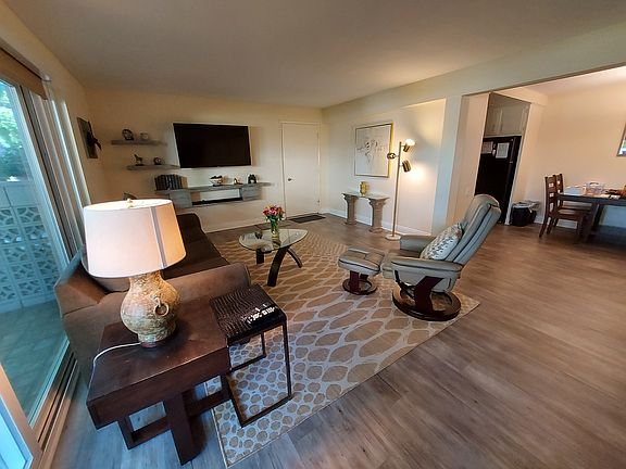 2nd image of 476 Calle Cadiz